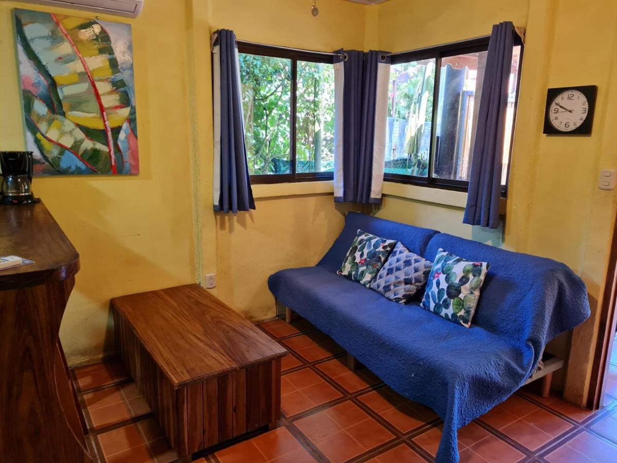 Jungle Beach Bungalow With Ac & Fiber Optic Puerto Viejo de Talamanca Δωμάτιο φωτογραφία